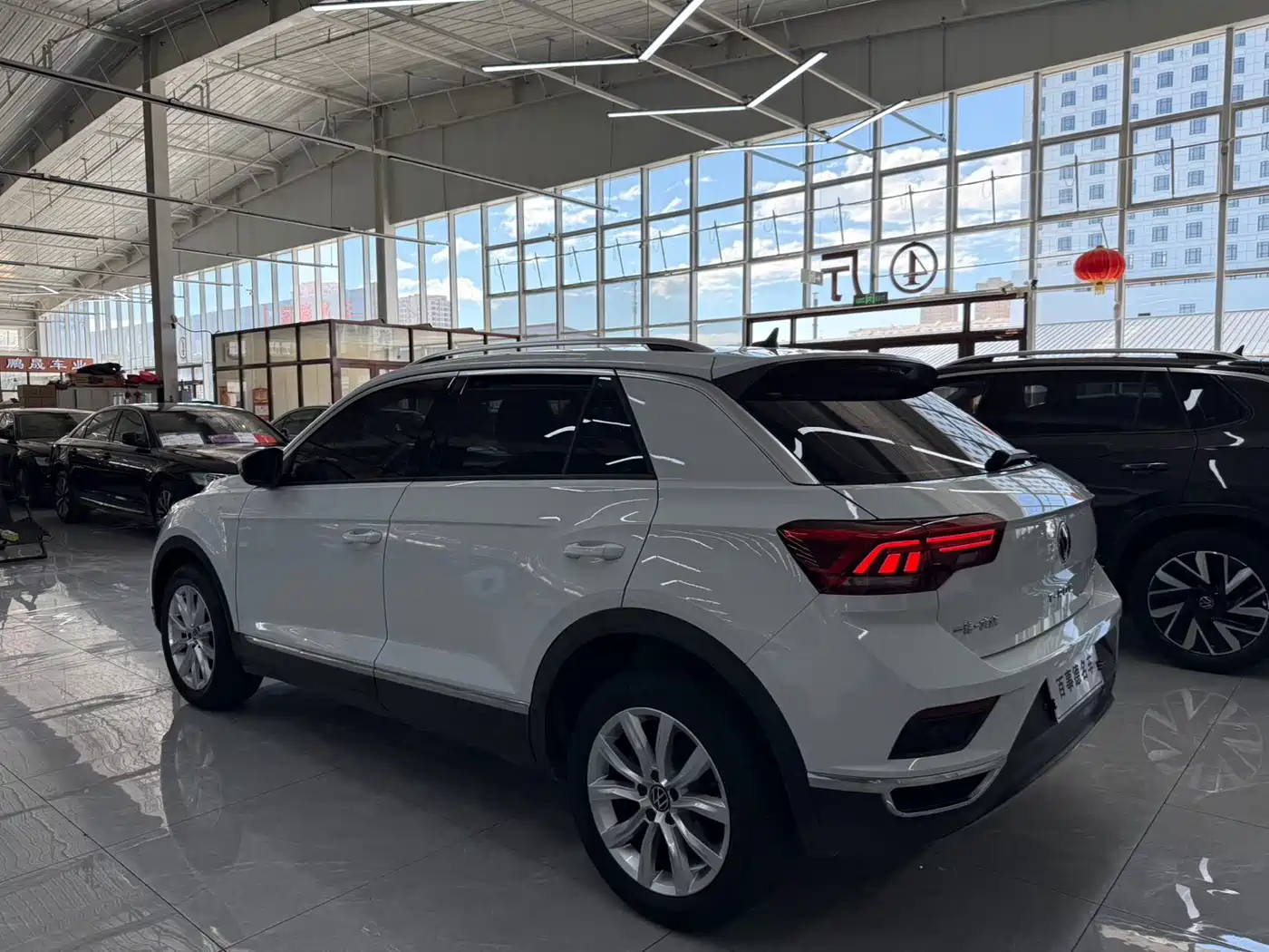 Volkswagen T-ROC 2022 280TSI DSG 2WD Elite PLUS фото 7