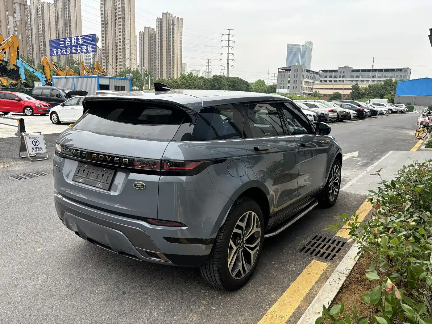 Land Rover Range Rover Evoque 2020 249PS R-DYNAMIC SE Sport Tech Edition фото 11