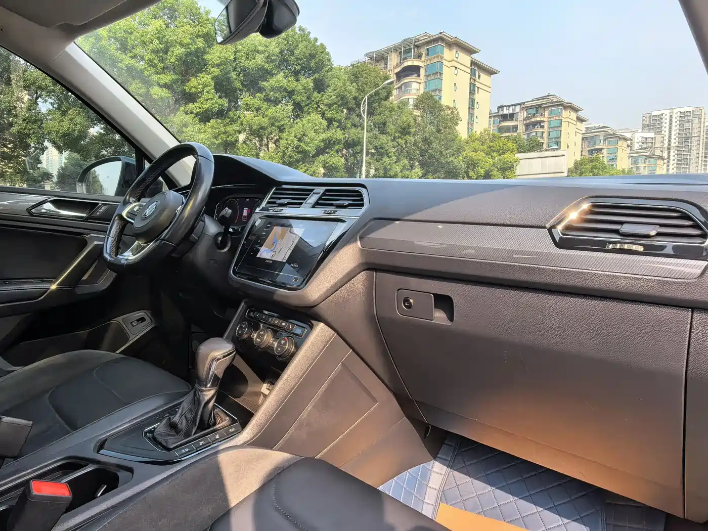 Volkswagen Tiguan L 2021 330TSI Automatic 2WD R-Line Premium фото 18