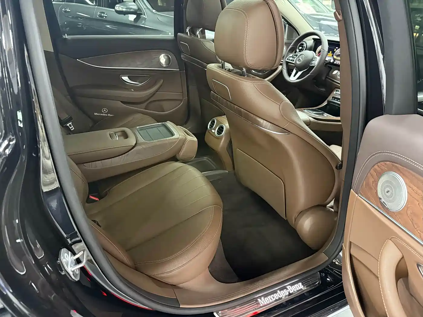 Mercedes-Benz E-Class 2019 E 200 L фото 16