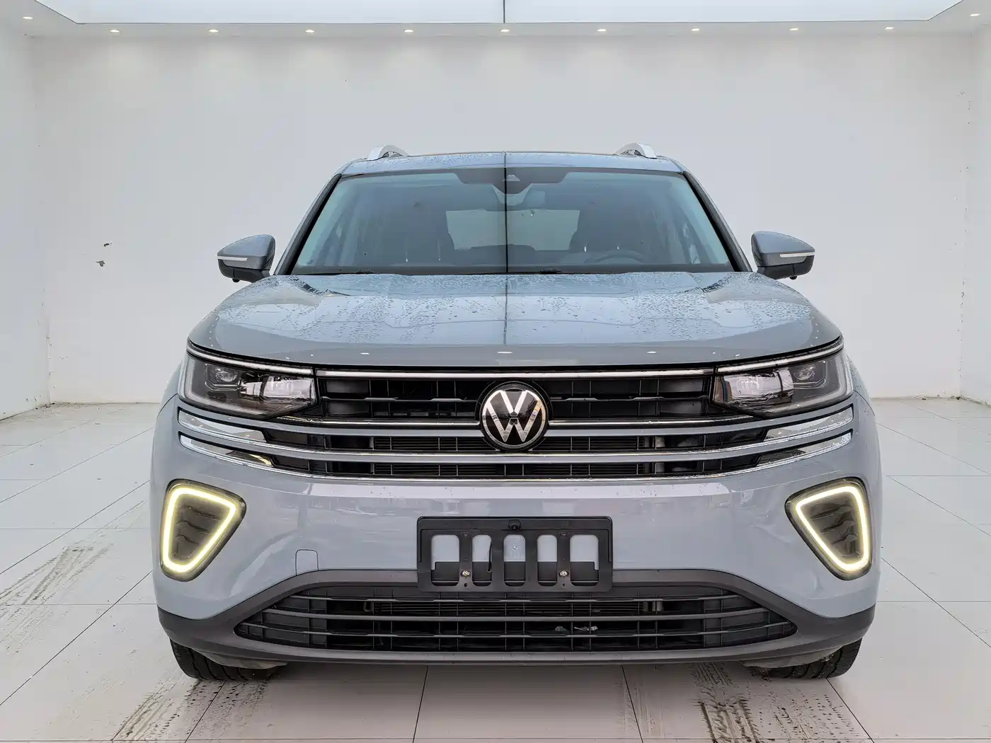 Volkswagen Talagon 2023 330TSI Luxury Touring Edition фото 2