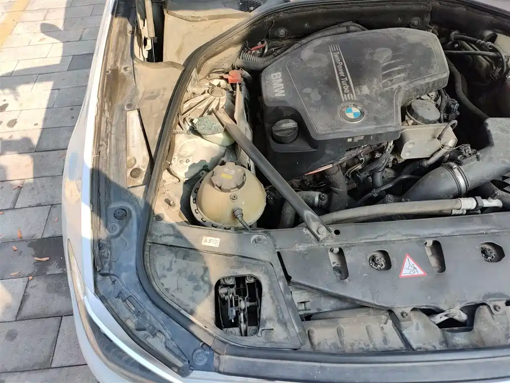 BMW 5 Series 2014 520Li Elegance фото 20
