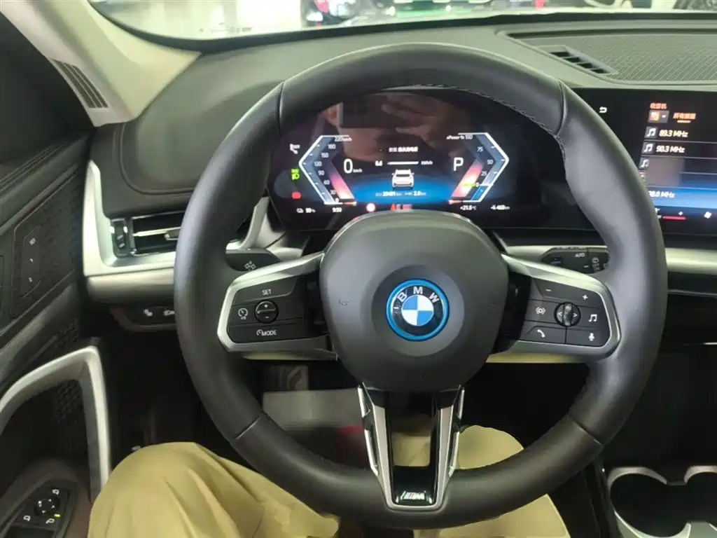 BMW iX1 2023 eDrive25L M Sport Package фото 11