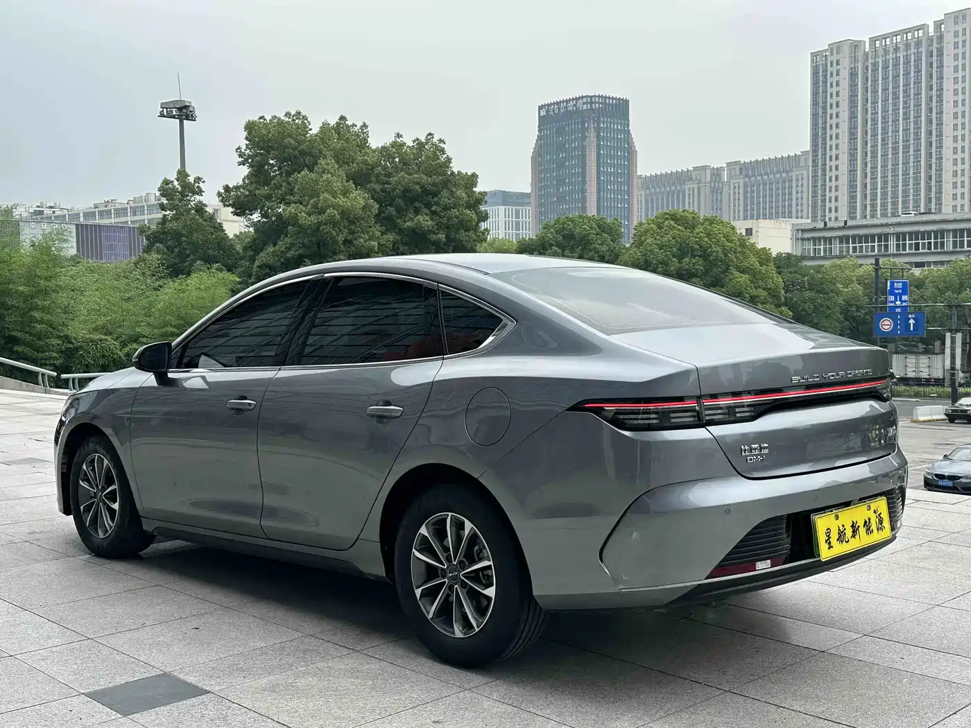 BYD Destroyer 05 2024 Glory Edition DM-i 55KM Luxury фото 6