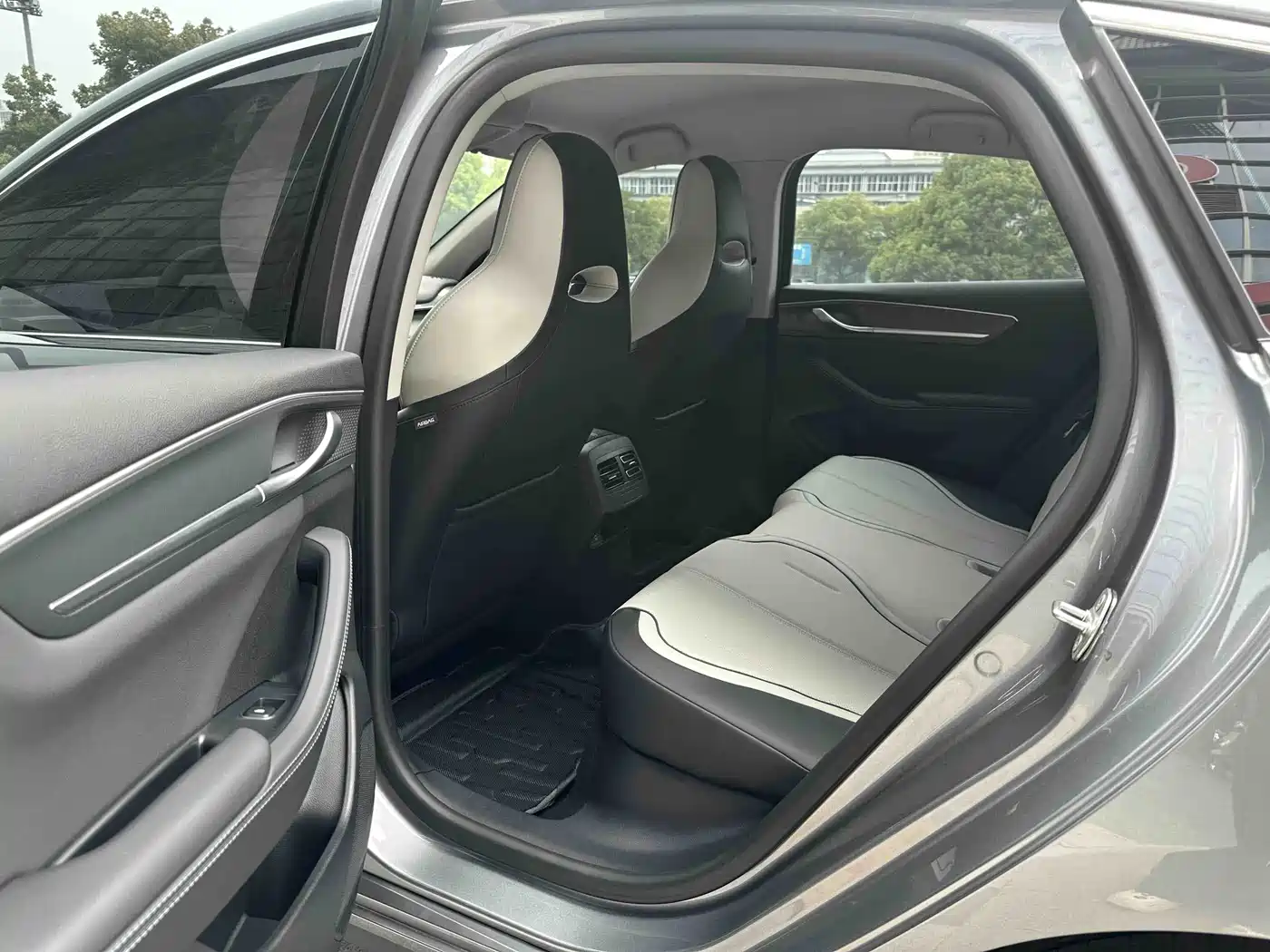 BYD Destroyer 05 2024 Glory Edition DM-i 55KM Luxury фото 13