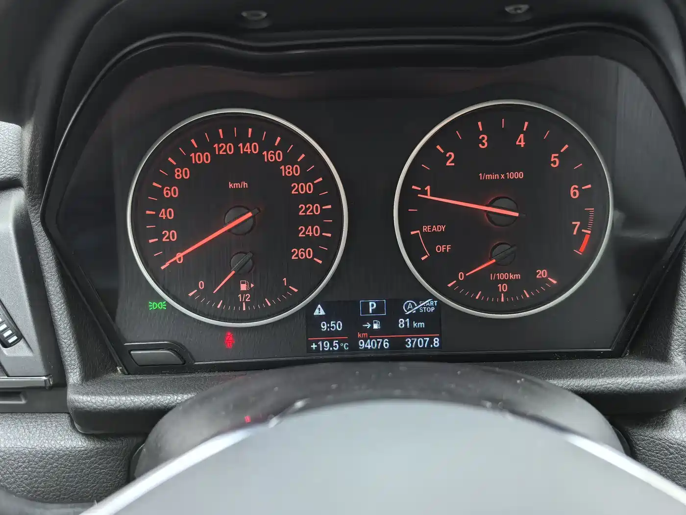 BMW 2 Series Touring 2016 218i Leading фото 14
