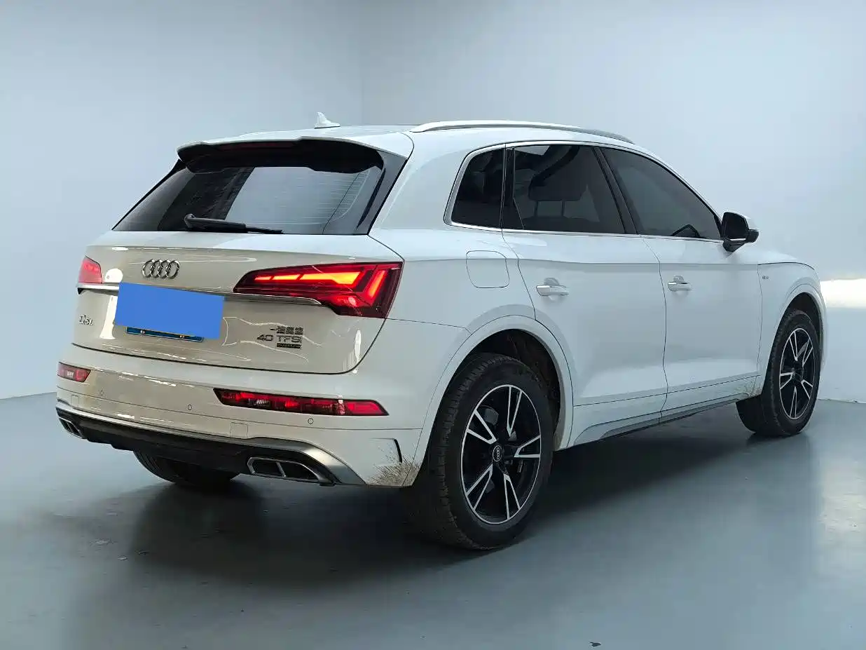 Audi Q5L 2024 Model 40 TFSI Fashion Dynamic фото 4