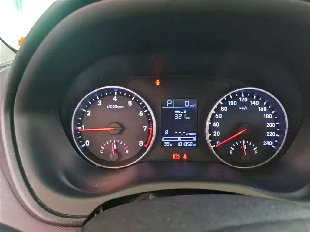 Hyundai Elantra 2018 1.6L Automatic Pleasing Edition GL China VI фото 12