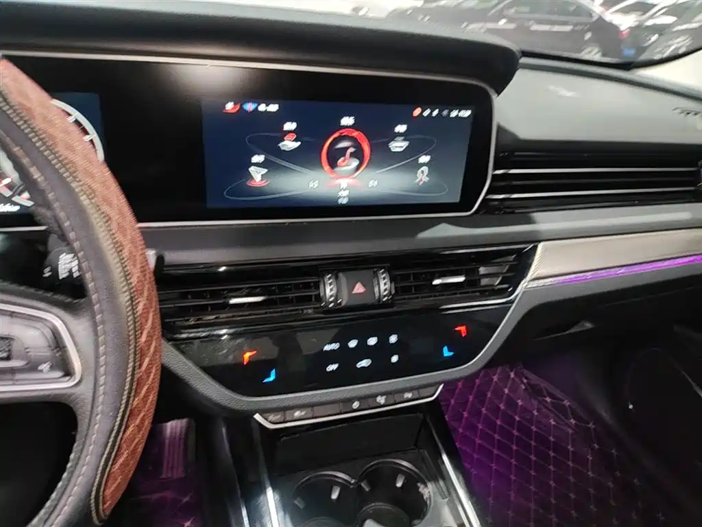 Hongqi HS5 2022 Facelift 2.0T Smart Flag Enjoyment Edition фото 9