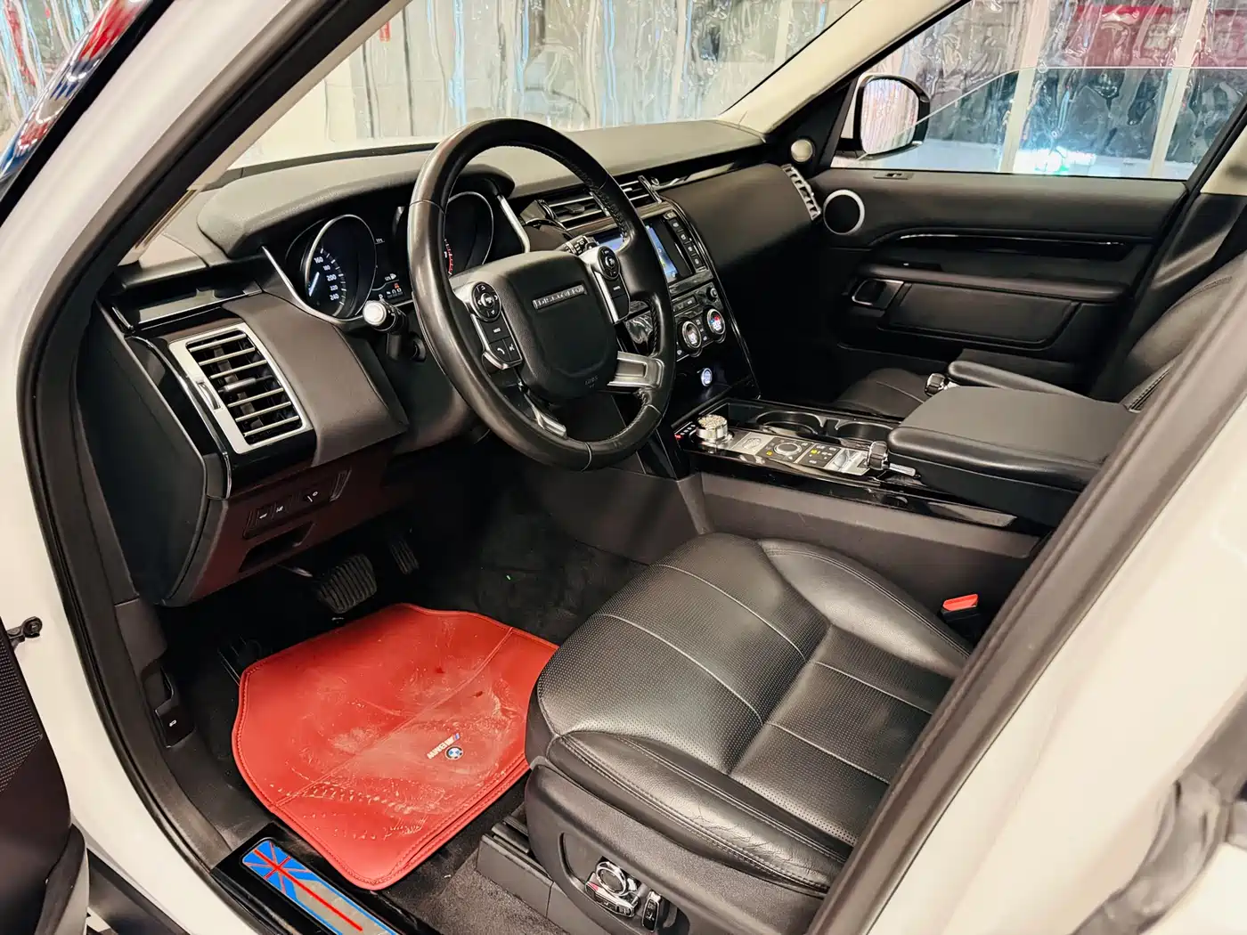 Land Rover Discovery 2018 3.0 SC V6 SE фото 3