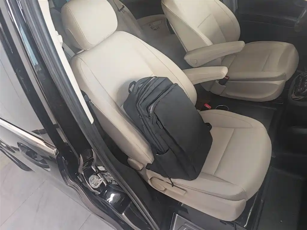 Mercedes-Benz Vito 2016 2.0T Elite Edition фото 25