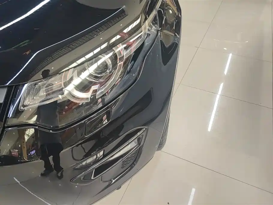 Land Rover Discovery Sport 2018 240PS SE Edition фото 5