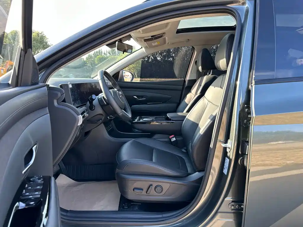 Фото 9 - Hyundai Tucson