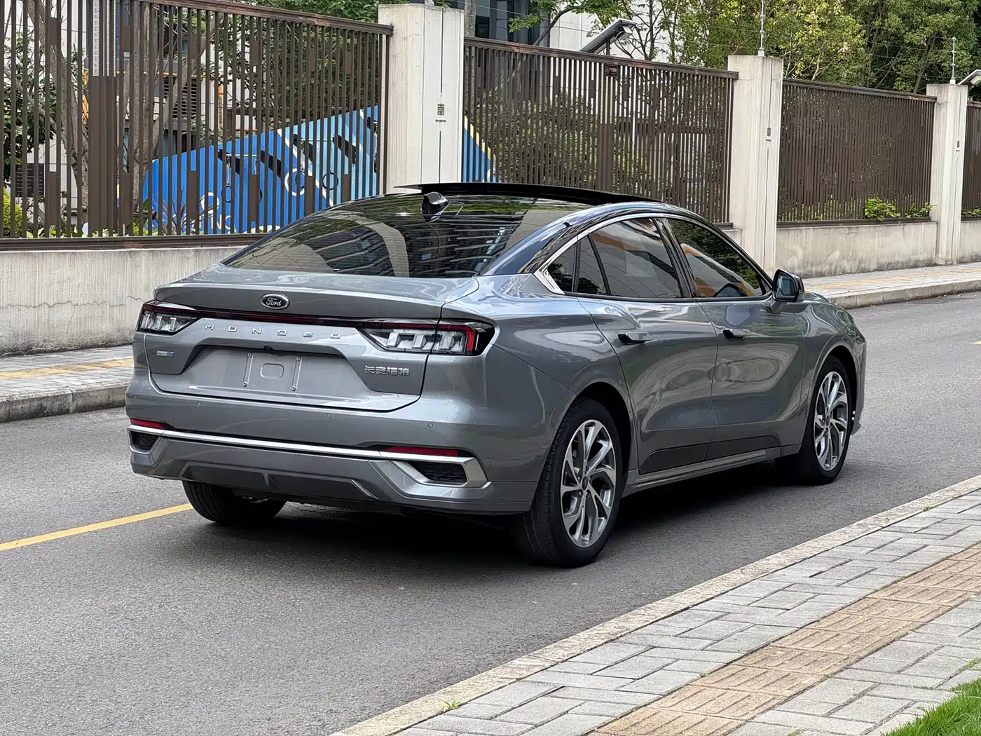 FORD MONDEO