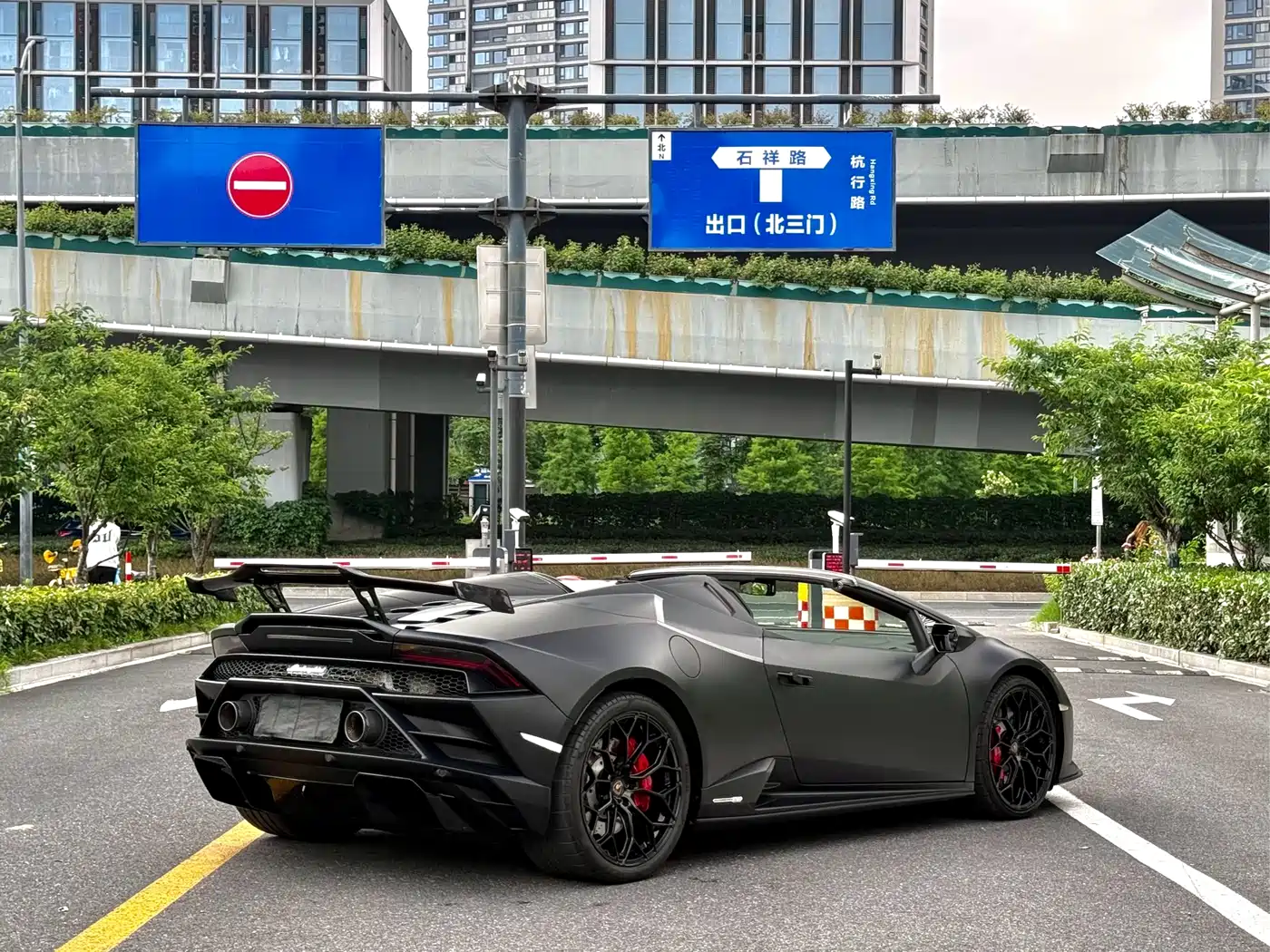 Lamborghini Huracán 2020 Huracán EVO RWD Spyder фото 7