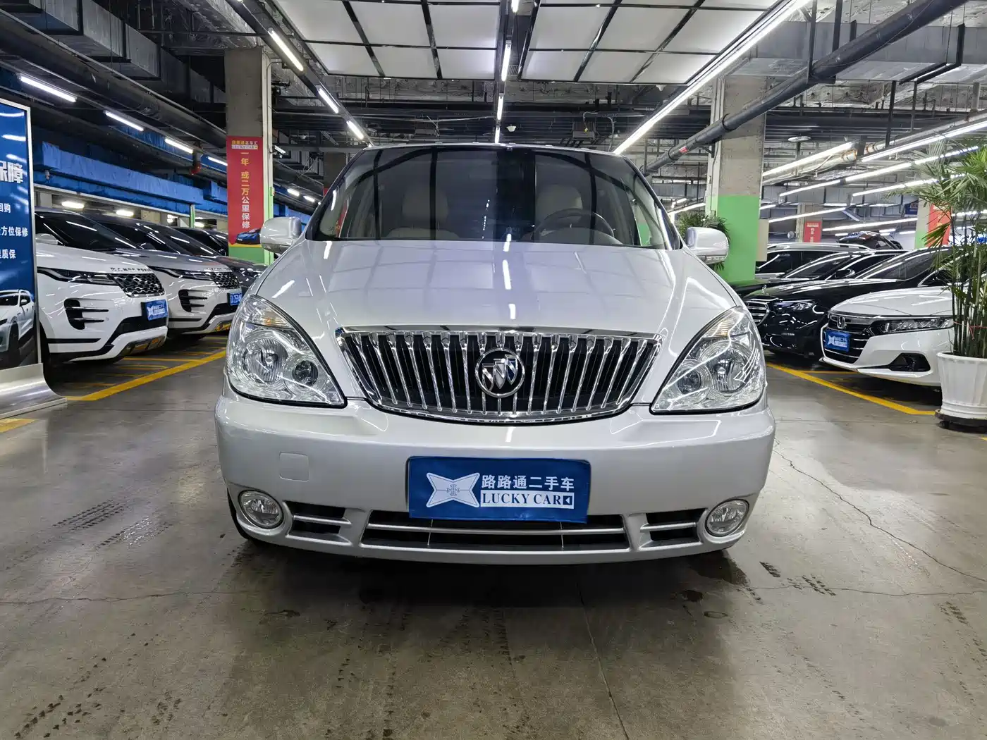 Buick GL8 2014 2.4L Classic Edition фото 2