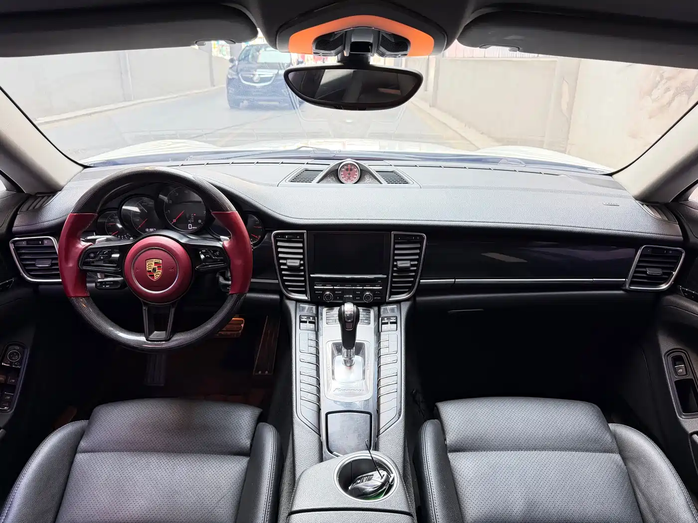 Porsche Panamera 2010 Panamera 4 3.6L фото 9