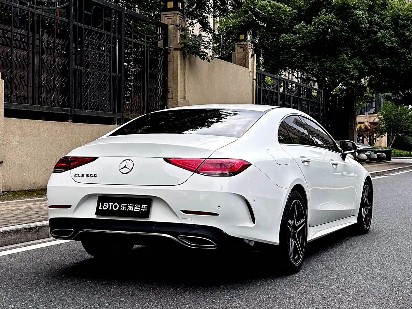 MERCEDES-BENZ CLS