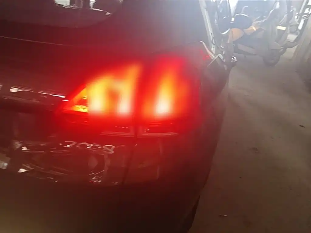 Peugeot 2008 2014 1.6L Automatic Fashion Edition фото 8