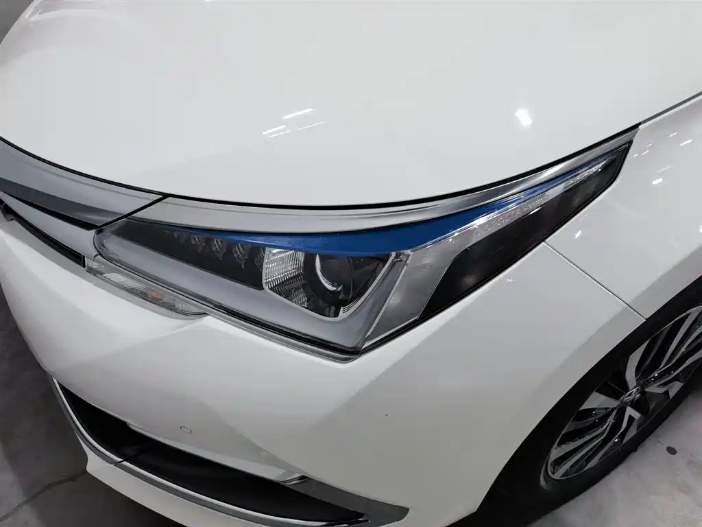 Toyota Corolla 2018 Hybrid 1.8L E-CVT Smart Edition фото 7