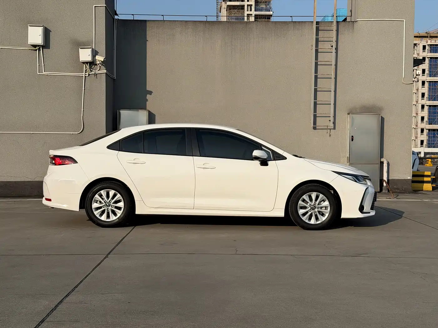 Toyota Corolla 2021 TNGA 1.5L CVT Pioneer Edition фото 4