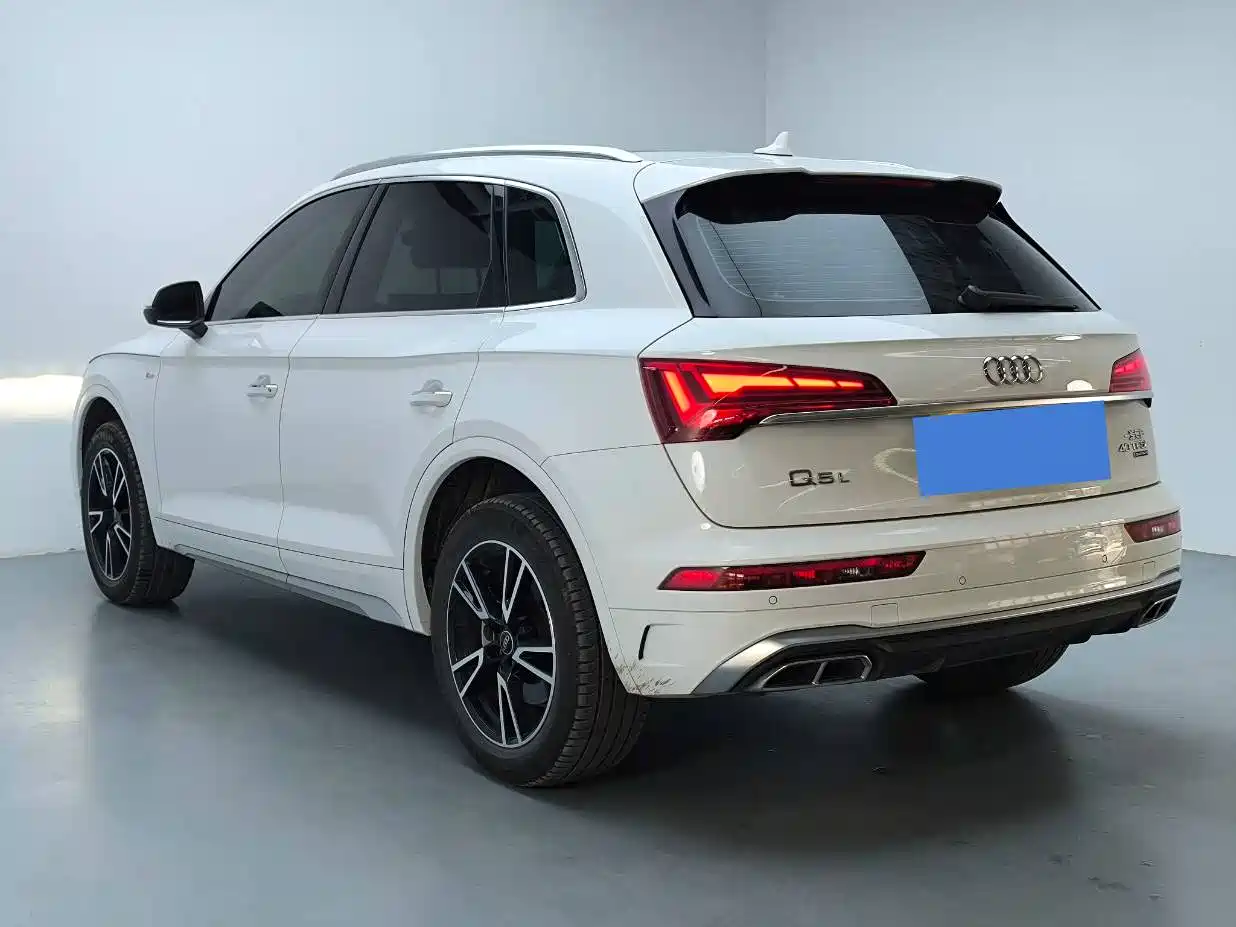 Audi Q5L 2024 Model 40 TFSI Fashion Dynamic фото 5