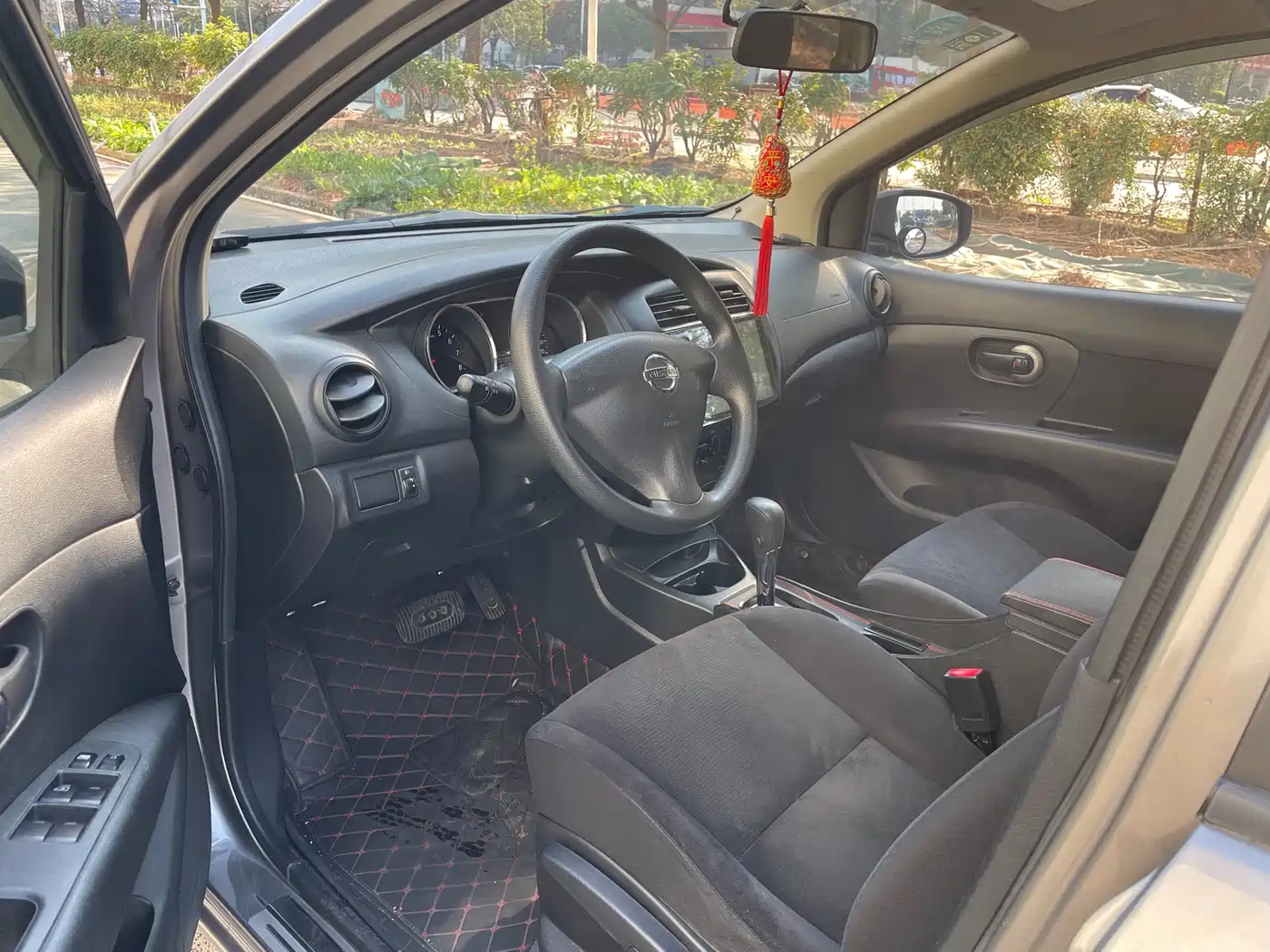 Nissan Livina 2015 2013 1.6XE CVT Comfort