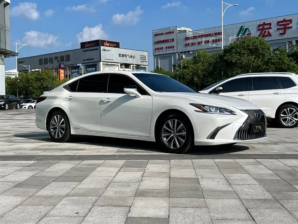 Lexus ES 2020 Model 300h Excellence Edition фото 3