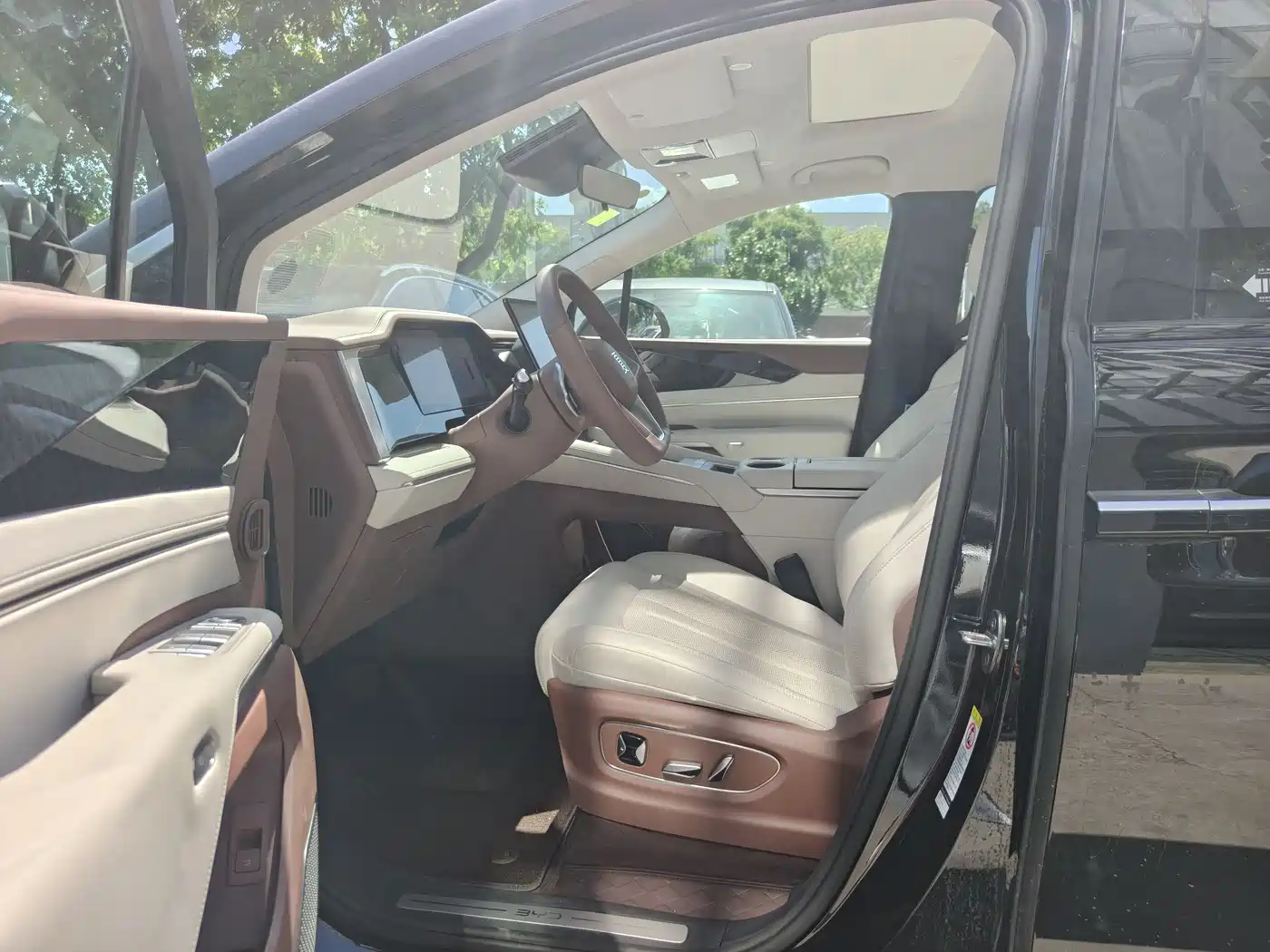 BYD Xia 2025 DM-i 1.5T 180km Surpass Edition фото 5