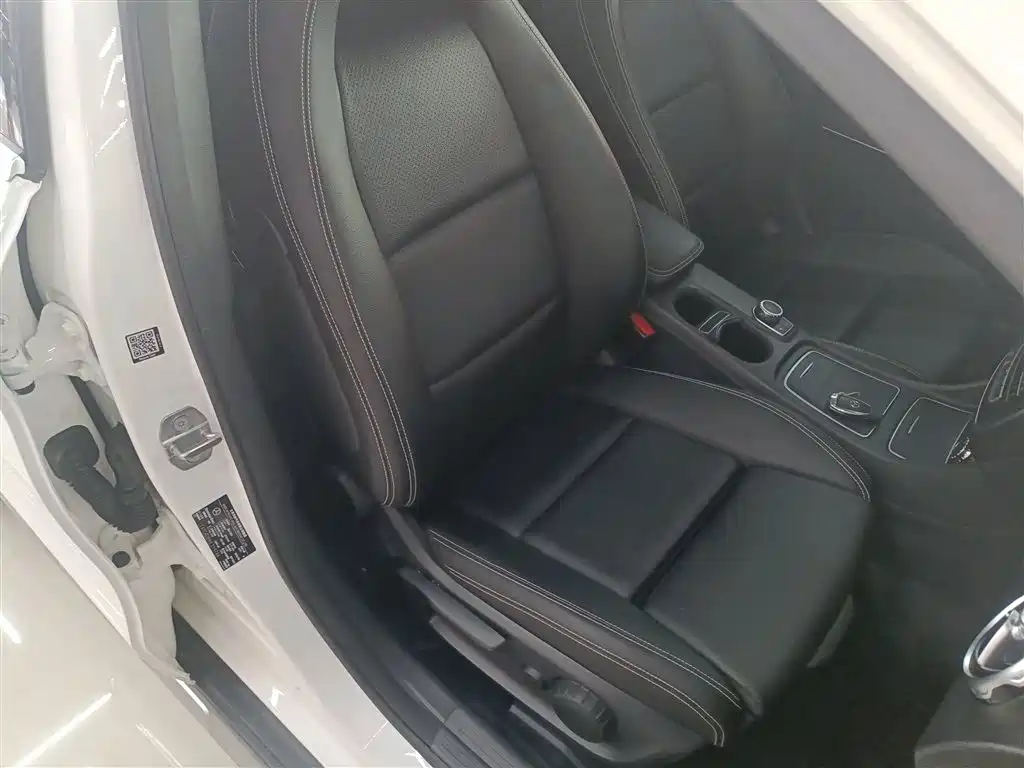 Mercedes-Benz GLA 2018 GLA 200 Dynamic фото 20
