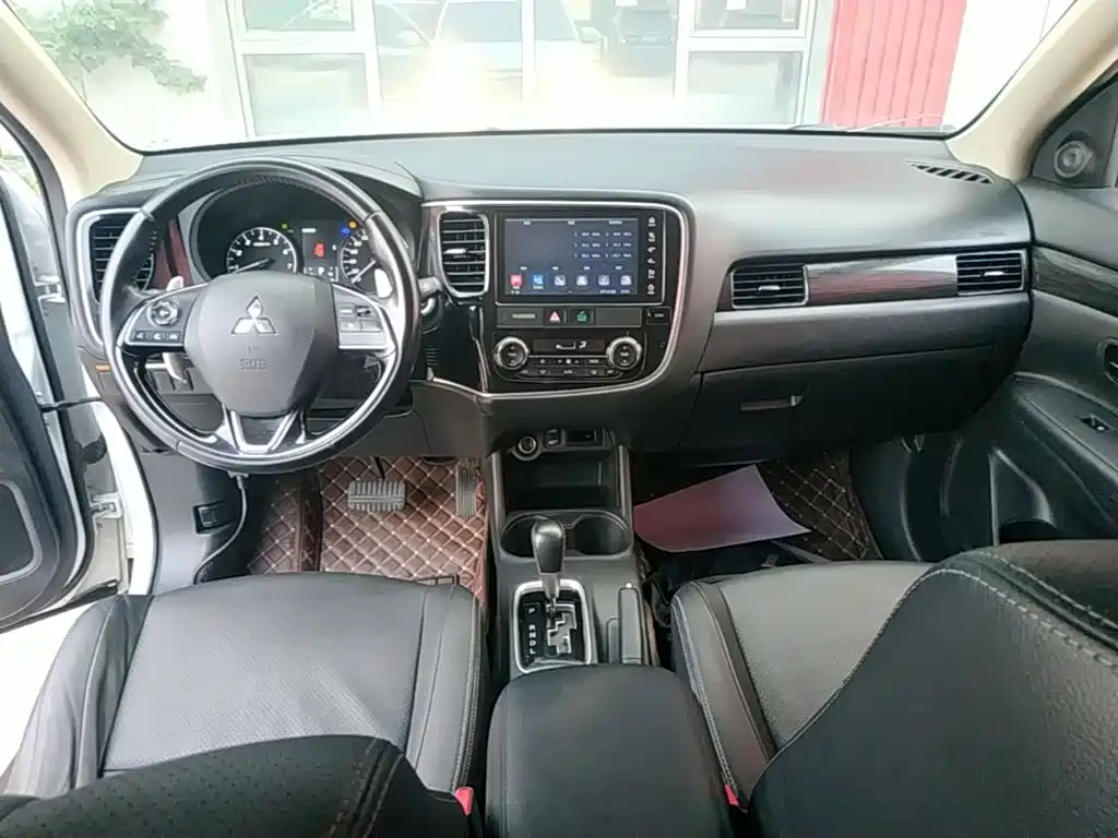 Mitsubishi Outlander 2017 2016 2.4L 4WD Elite Edition 5-seater