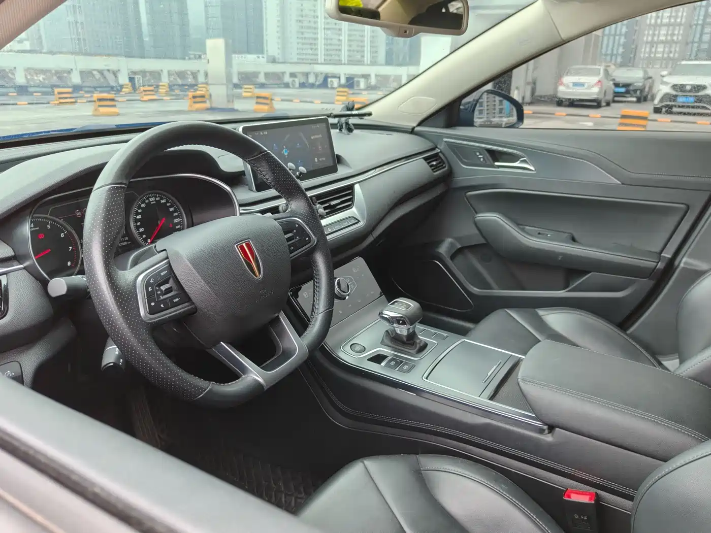 Hongqi H5 2022 Classic Facelift 1.8T Automatic Smart Connect Flag Rhythm Edition фото 10