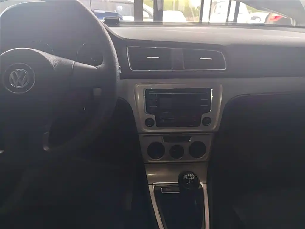 Volkswagen Lavida 2013 Facelift 1.4TSI Manual Comfort фото 10