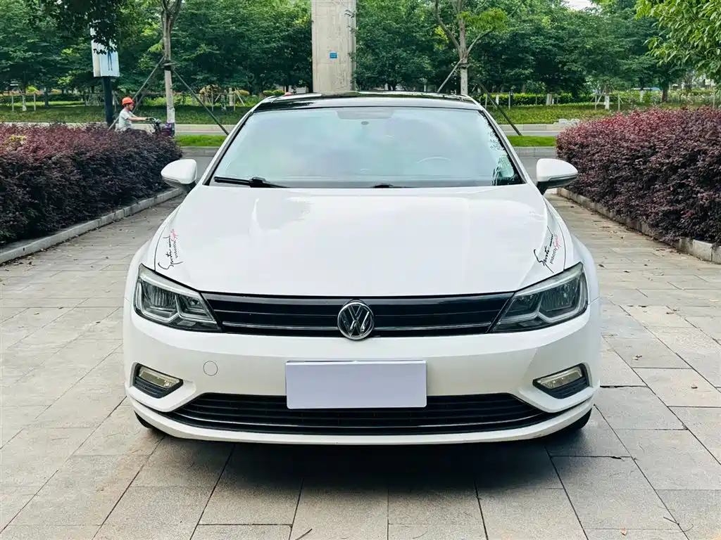 Volkswagen Lamando 2015 280TSI DSG Comfort фото 2
