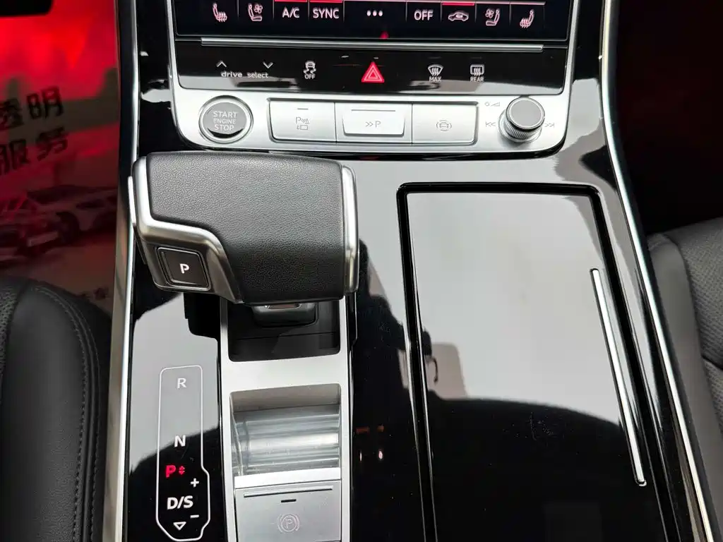 Фото 17 - Audi Q7