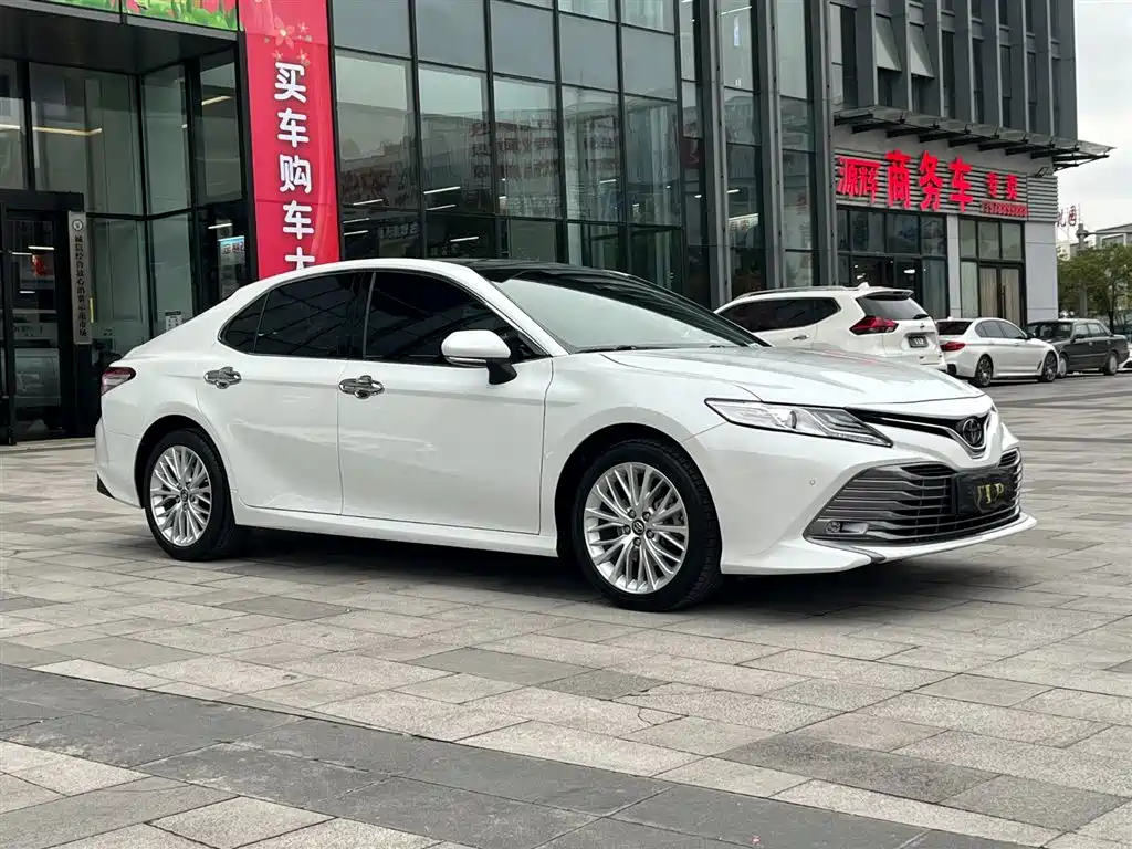 Toyota Camry 2019 Facelift 2.5G Luxury Edition фото 3