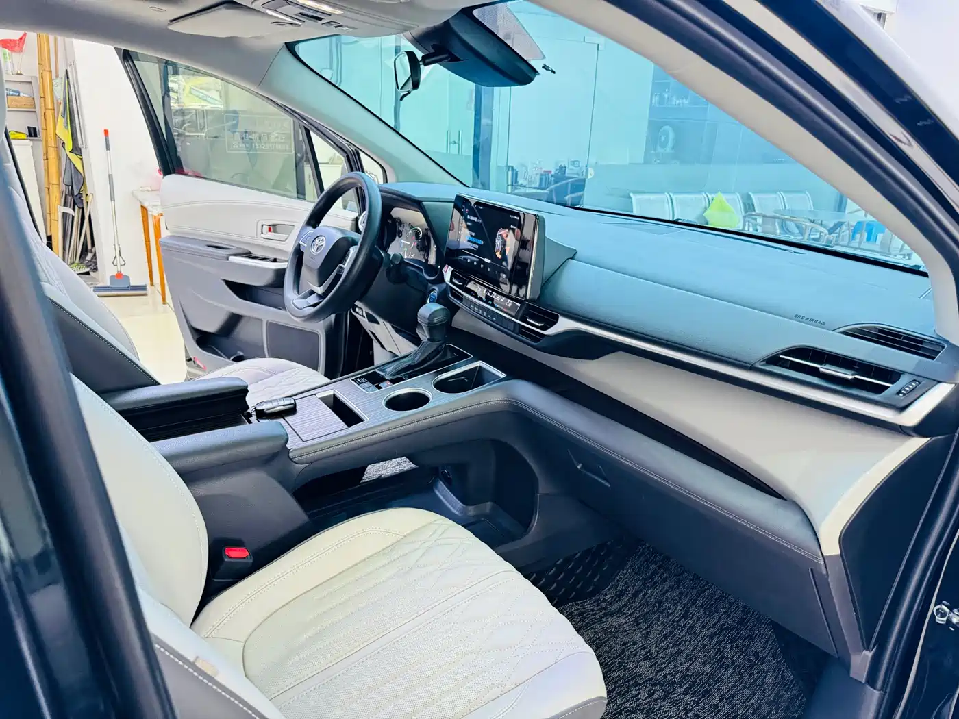 Toyota Sienna 2021 2.5L Hybrid Comfort Edition фото 7