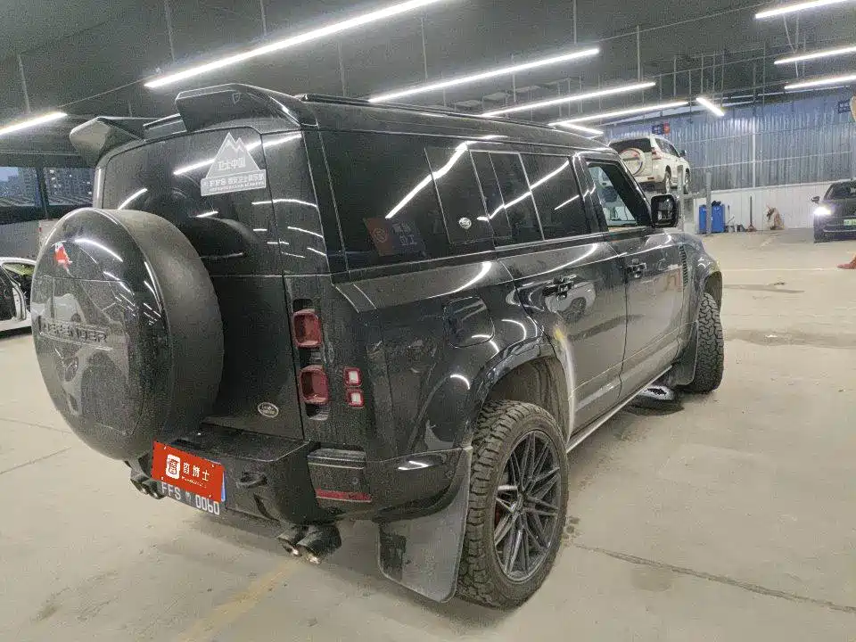Land Rover Defender 2024 110 3.0T P400 X-DYNAMIC HSE фото 3