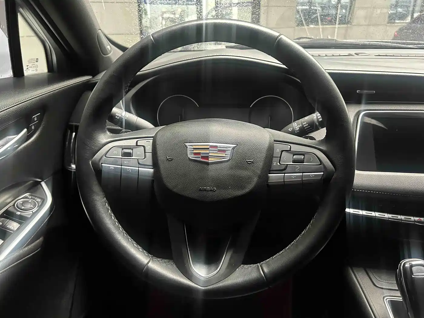 Cadillac XT4 2020 Facelift 28T 2WD Leading фото 4