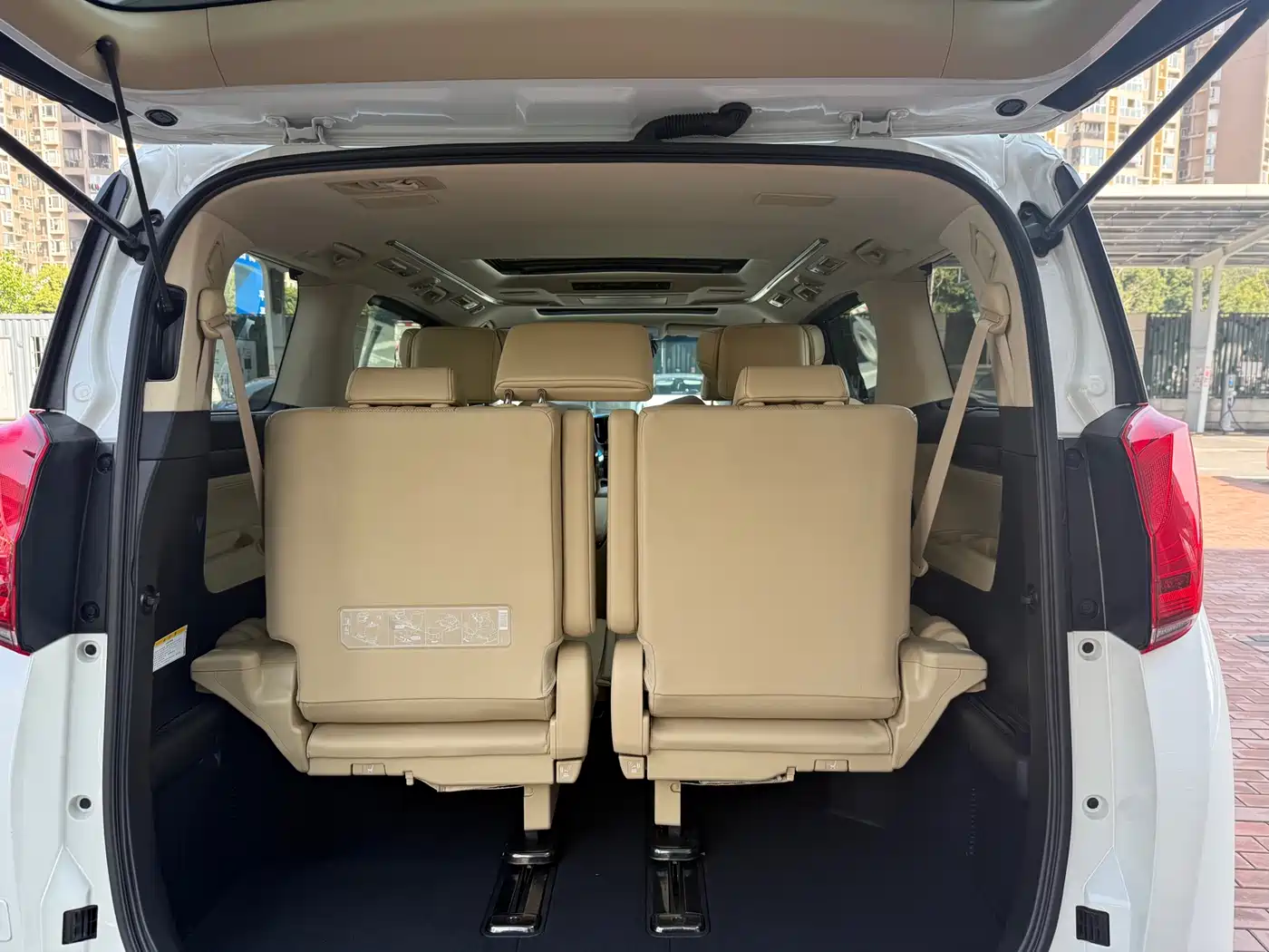 Toyota Alphard 2018 3.5L Premium фото 5