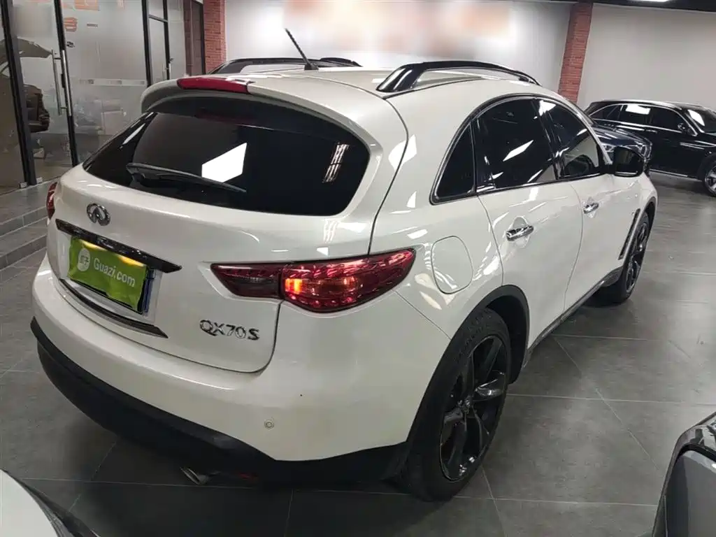 Infiniti QX70 2018 2015 Model 3.7L Shadow Edition