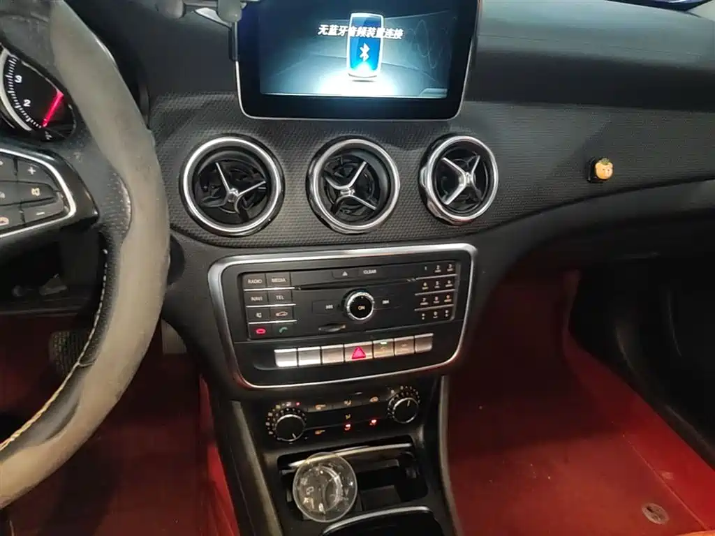 Mercedes-Benz GLA 2017 GLA 200 Fashion фото 13