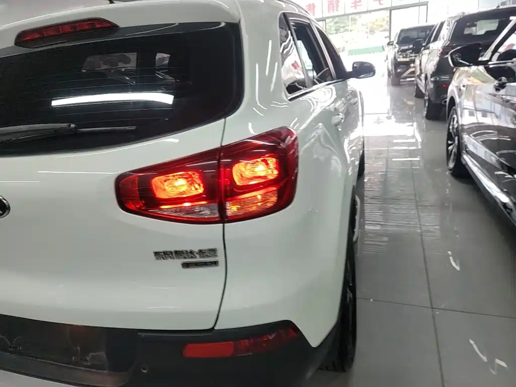 Kia KX3 Smart Run 2015 2015 1.6T Automatic 2WD DLX
