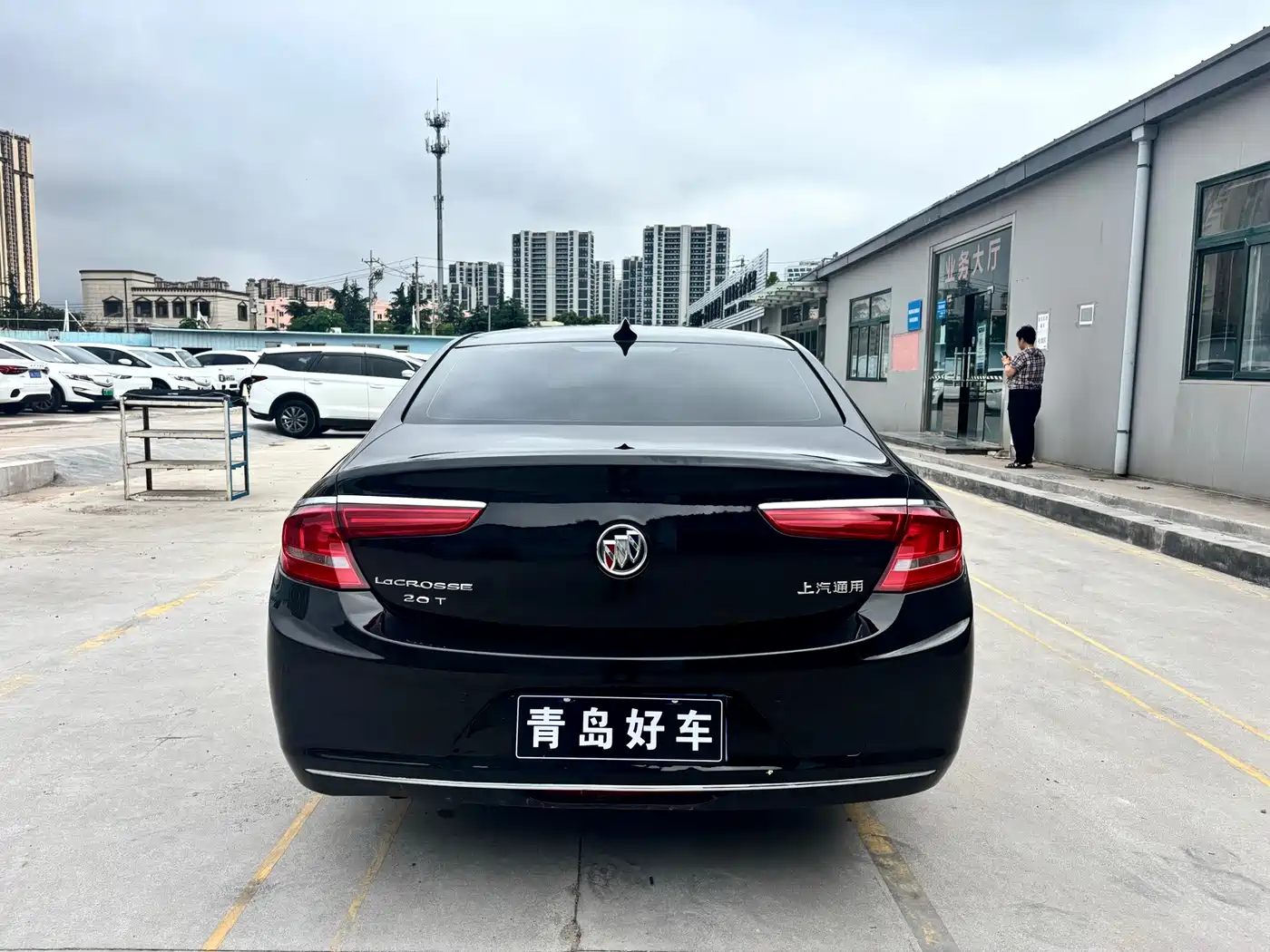 Photo 6 - Buick LaCrosse