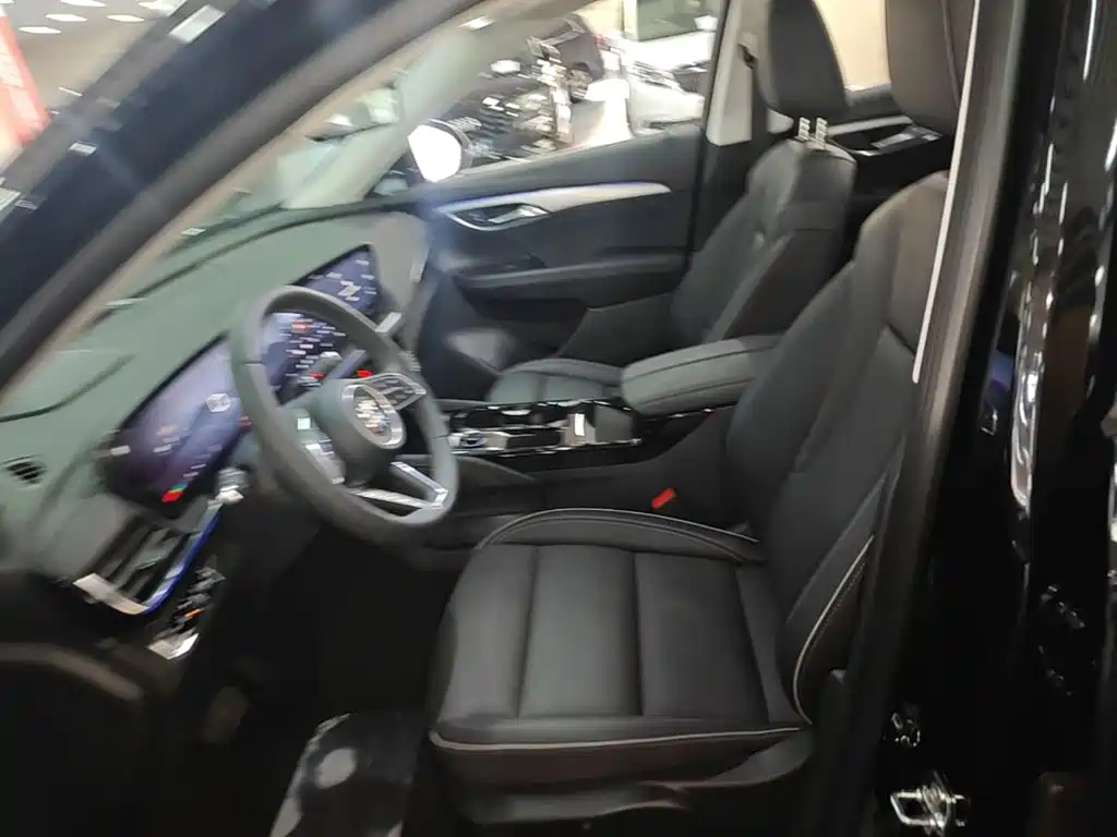 Buick Envision Plus 2026 2025 Enclave Plus 28T 2WD Platinum Edition