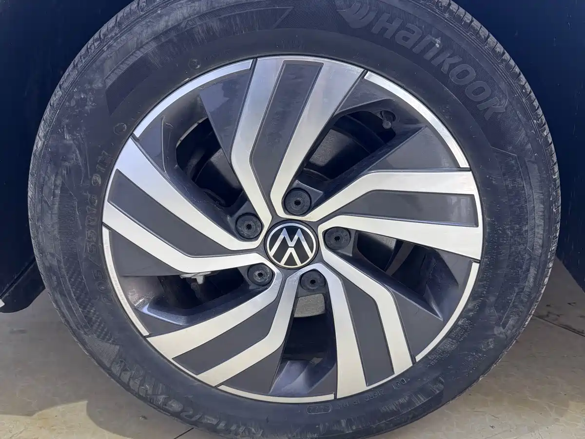 Volkswagen Bora 2023 200TSI DSG Yuexing Edition фото 24