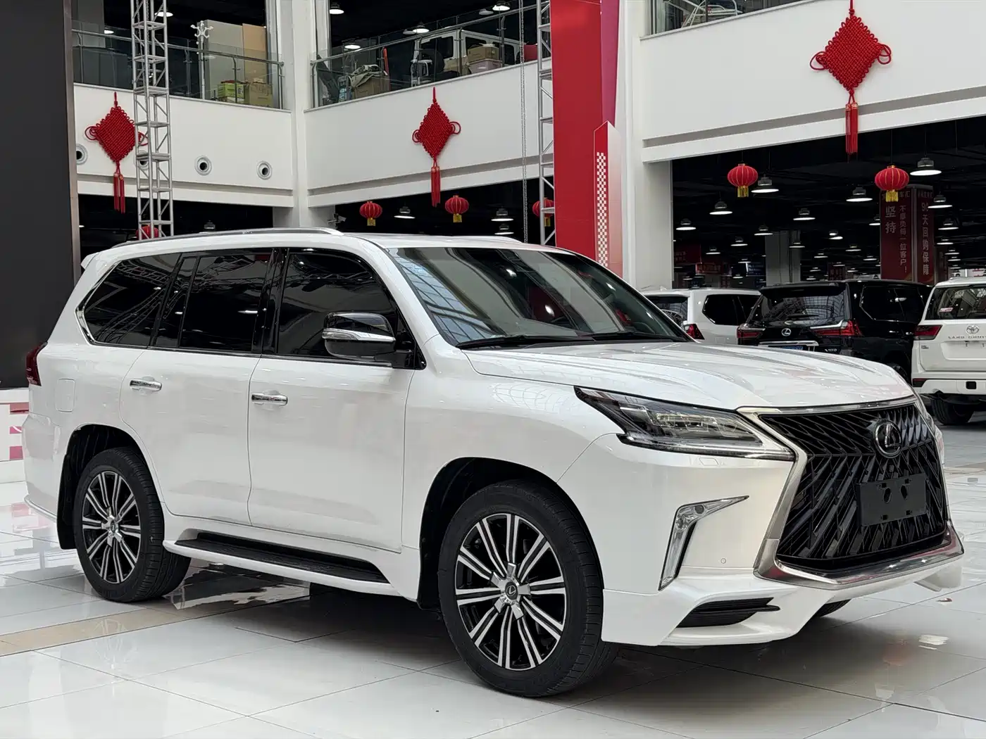 Lexus LX 2019 570 Peak Special Edition фото 3