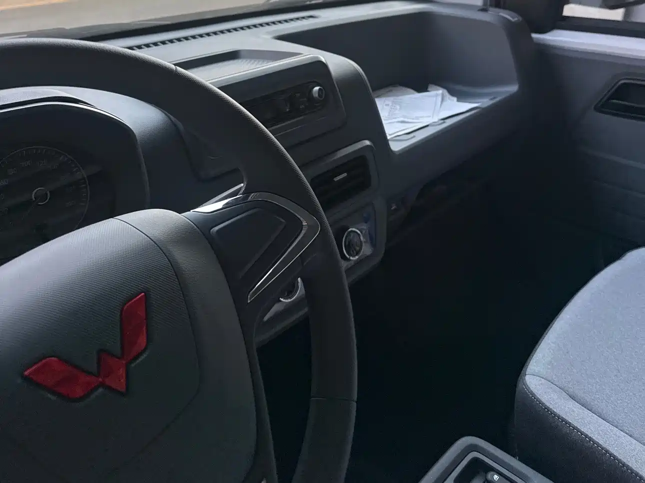 Wuling Motors Wuling Yangguang 2026 2025 400km Bus Comfort Edition