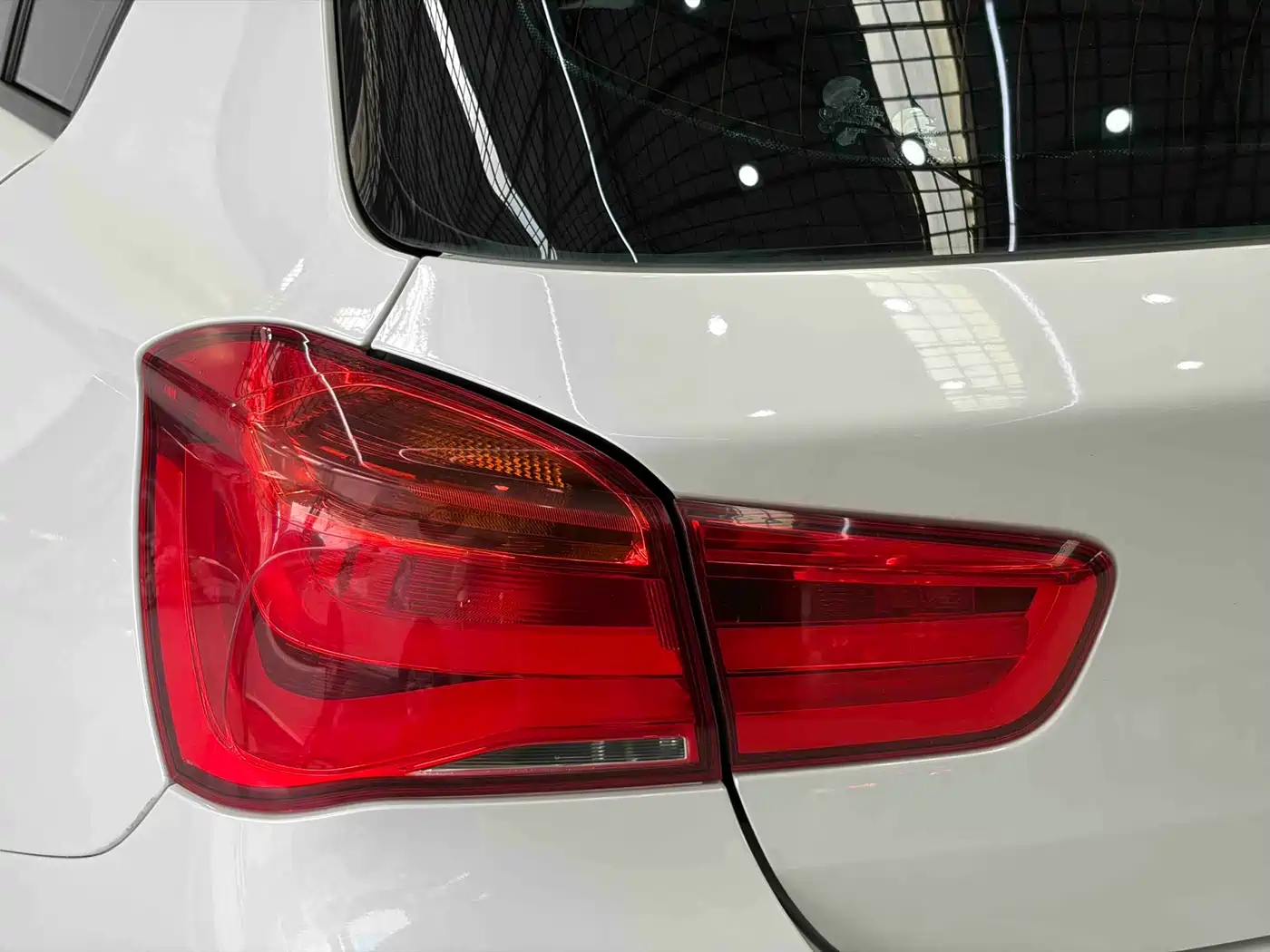 BMW 1 Series (Import) 2015 120i Leading фото 11