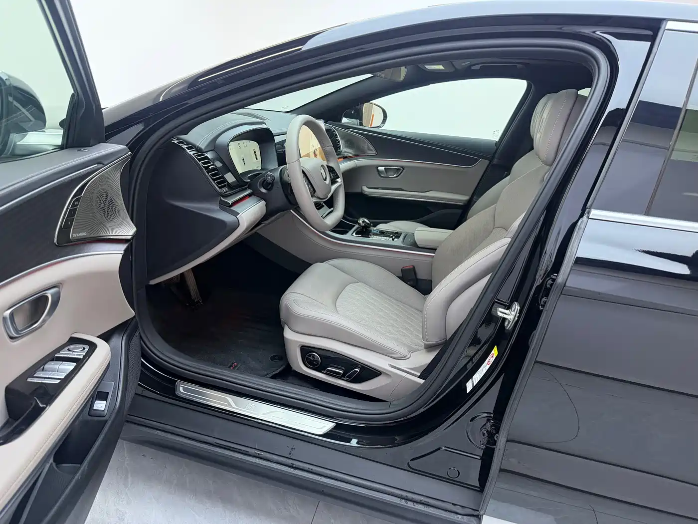 BYD Han 2025 DM-i Smart Driving Edition 125KM LiDAR Flagship фото 15